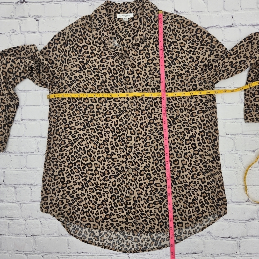 Beach lunch lounge Leopard Print Women's Lounge Shirt - Picture 4 of 8